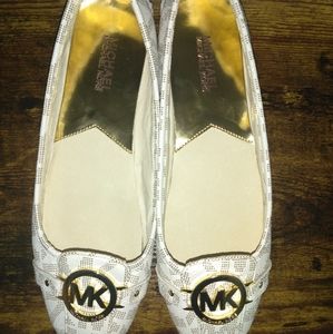 Michael Kors cream & gold loafer flats